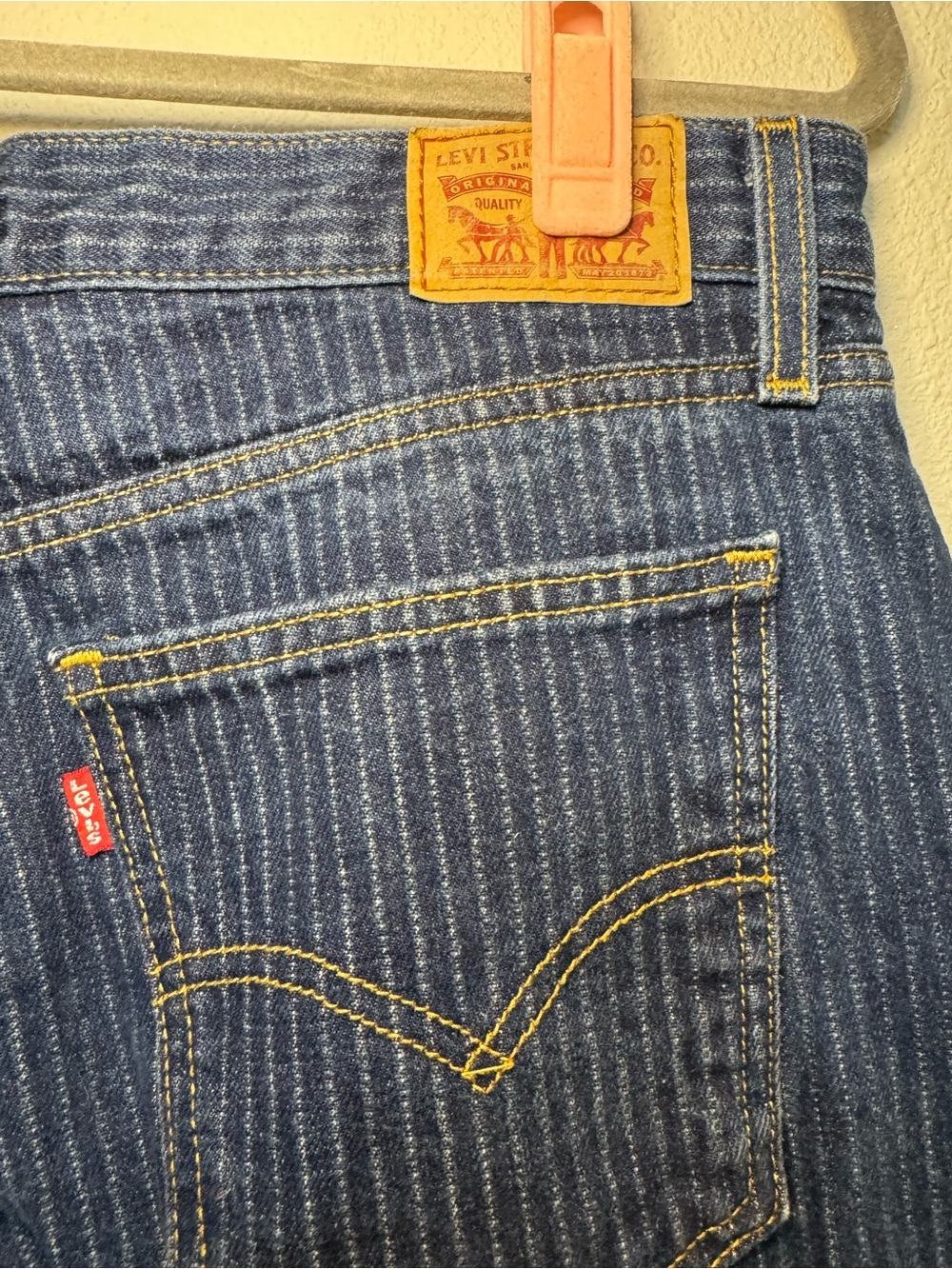 Levi's Low Pro Relaxed Pinstripe Jeans - Picture 3 of 6